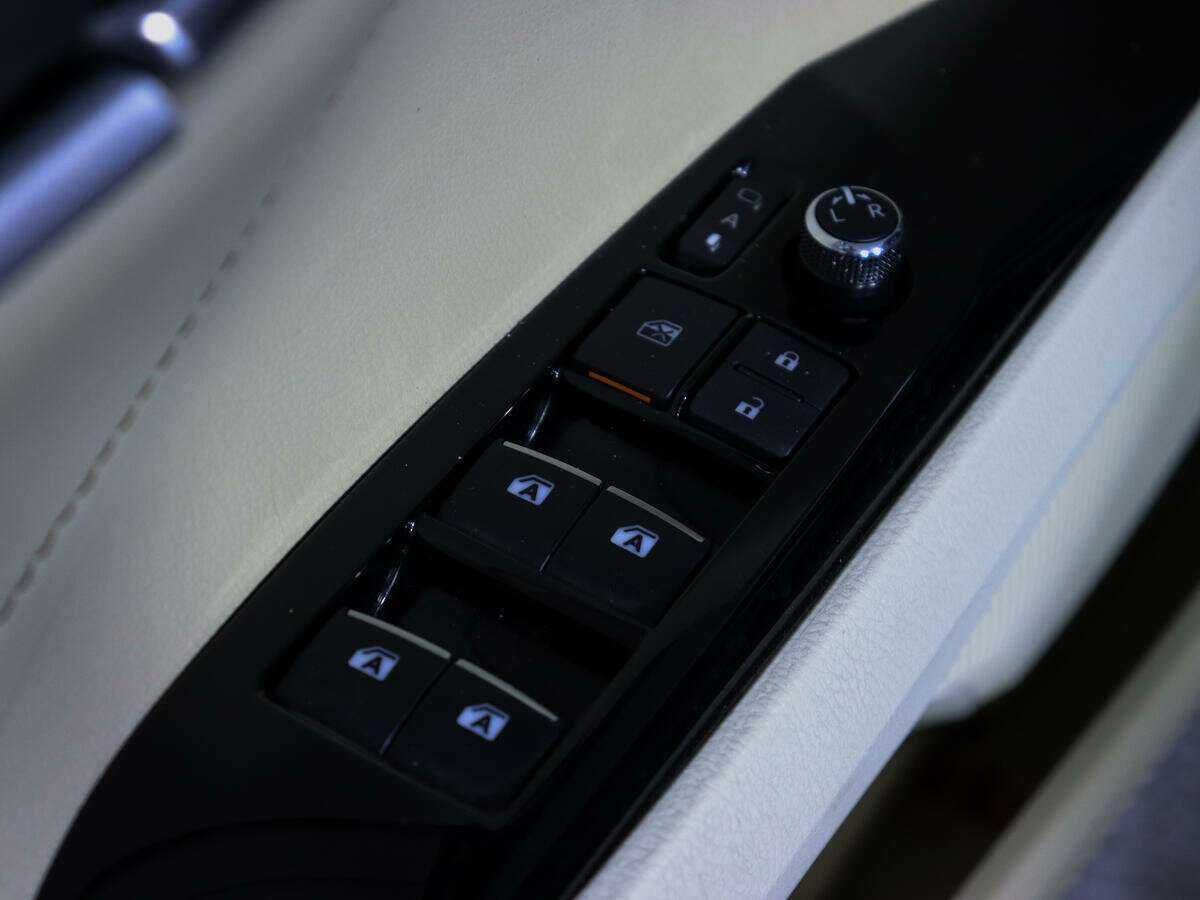 Б/У Тойота Камри 2020 года. Фото: #14