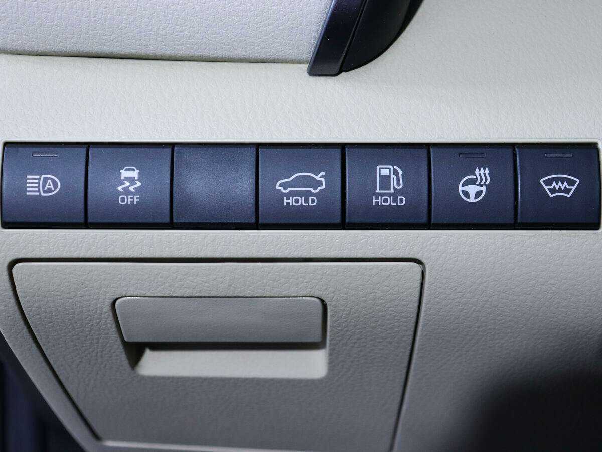 Б/У Тойота Камри 2020 года. Фото: #15