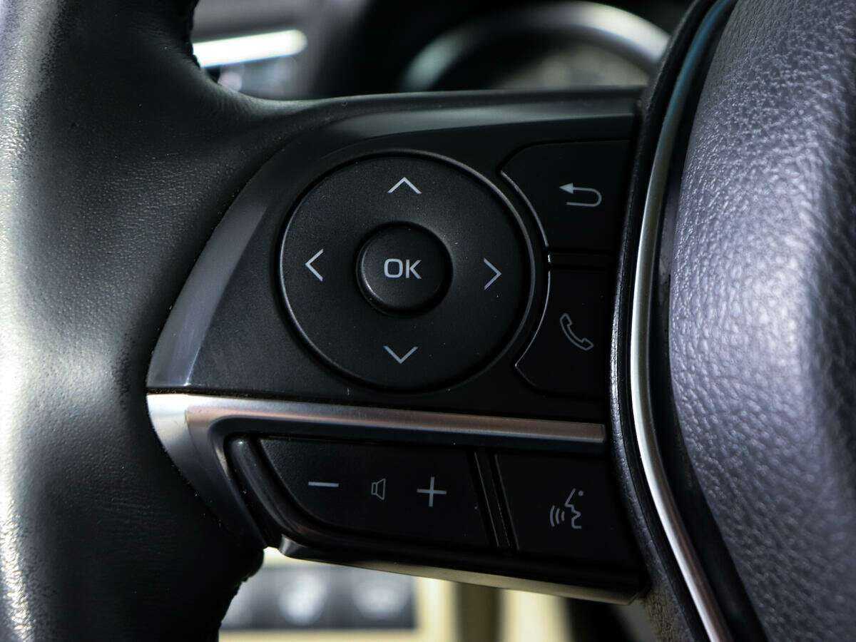 Б/У Тойота Камри 2020 года. Фото: #17