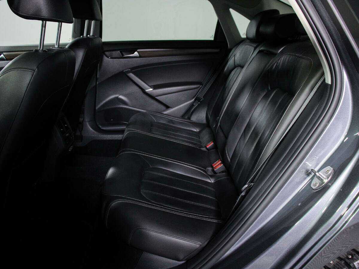 Б/У Фольксваген Пассат (Северная Америка и Китай) 2021 года. Фото: #5