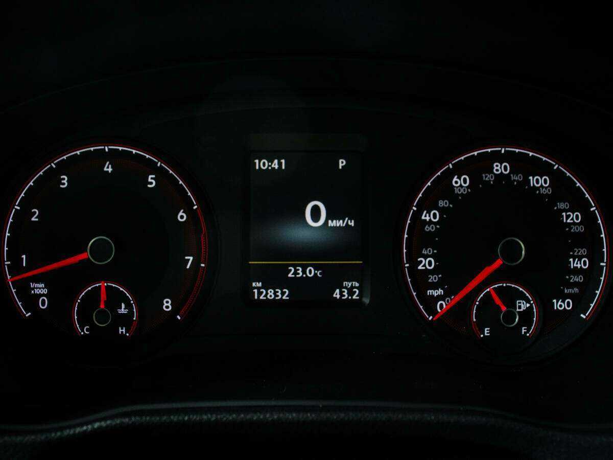 Б/У Фольксваген Пассат (Северная Америка и Китай) 2021 года. Фото: #6