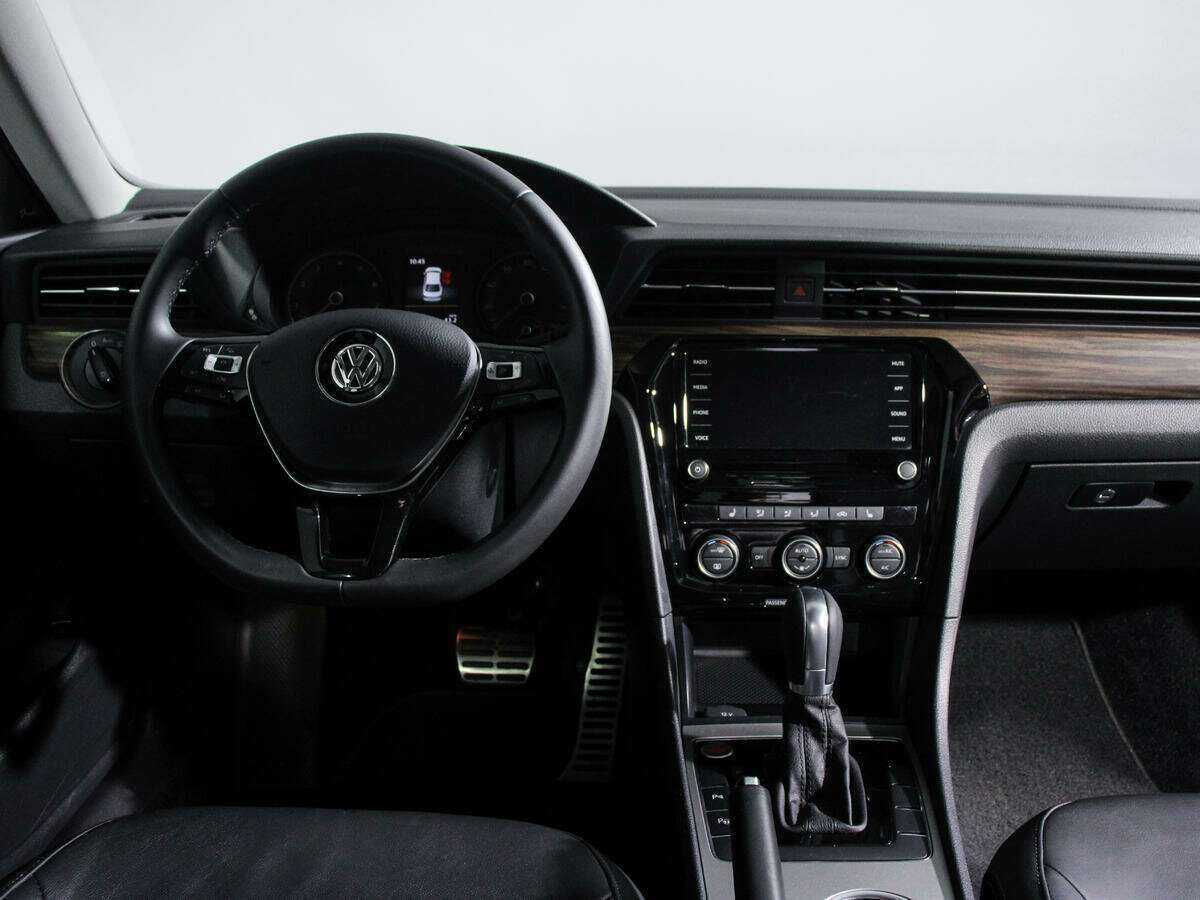 Б/У Фольксваген Пассат (Северная Америка и Китай) 2021 года. Фото: #7