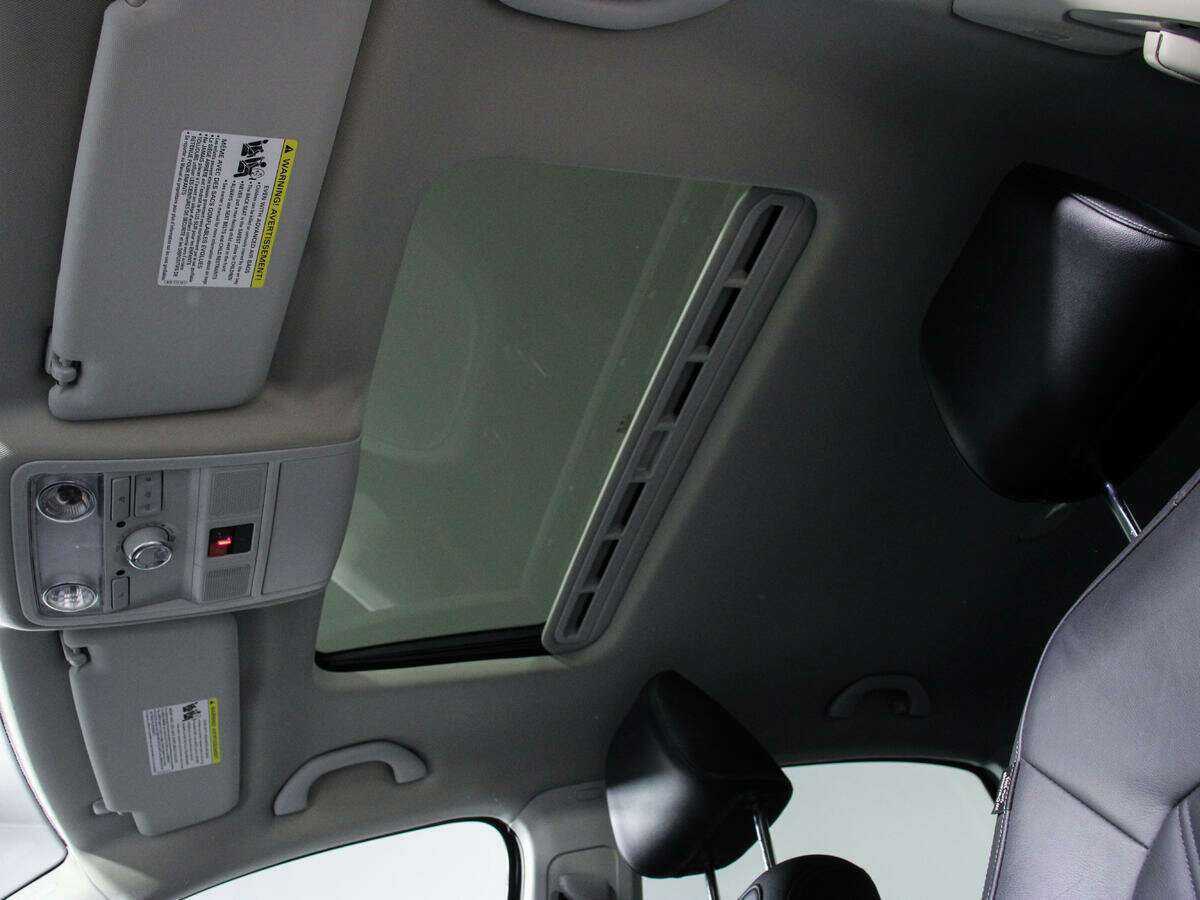 Б/У Фольксваген Пассат (Северная Америка и Китай) 2021 года. Фото: #9