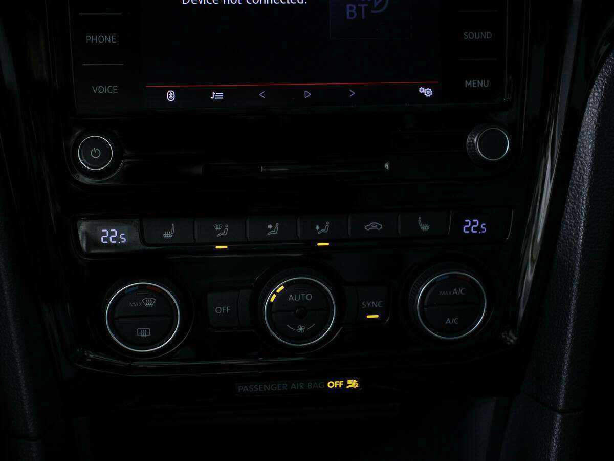 Б/У Фольксваген Пассат (Северная Америка и Китай) 2021 года. Фото: #10