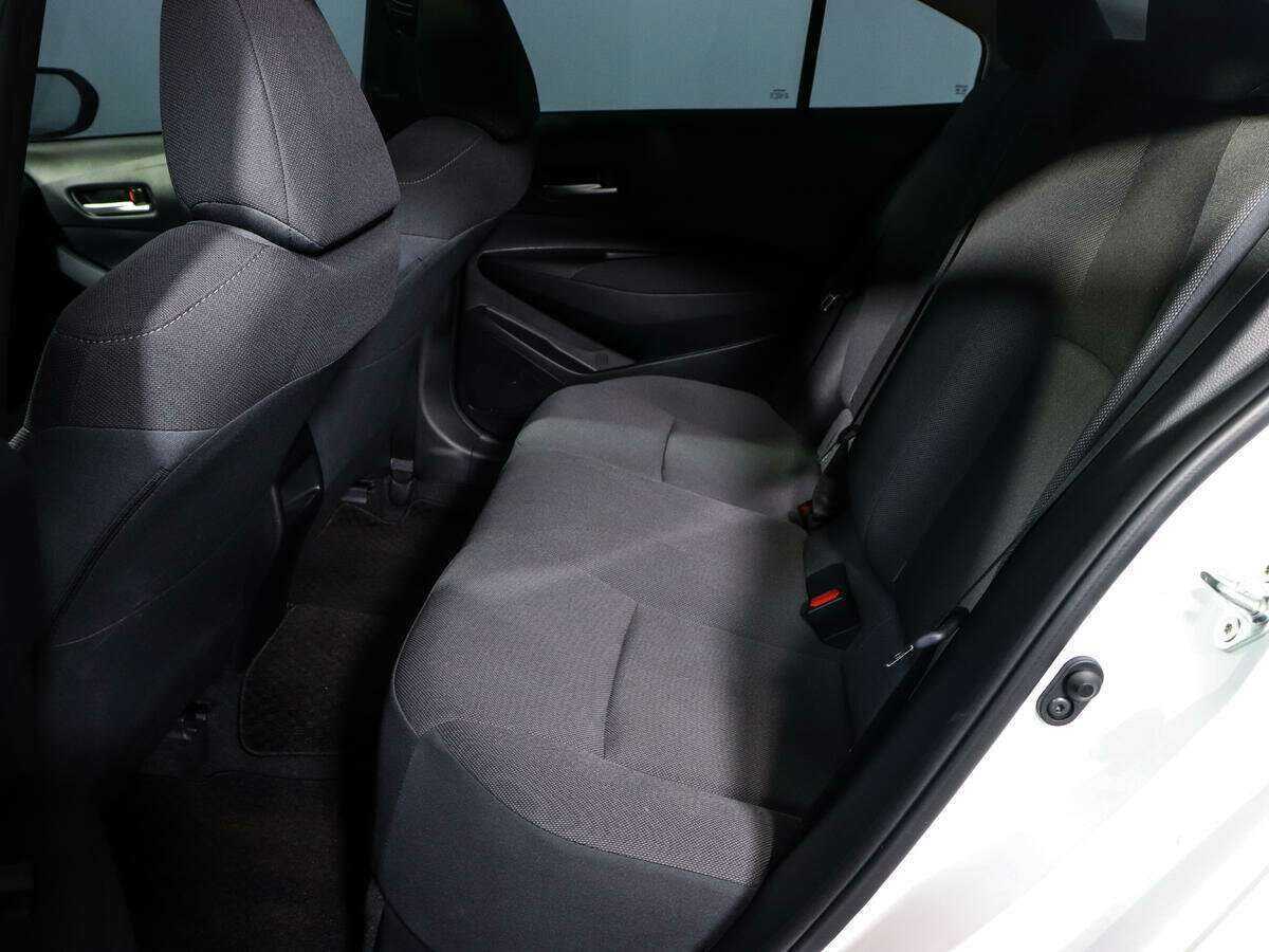 Б/У Тойота Королла 2022 года. Фото: #9