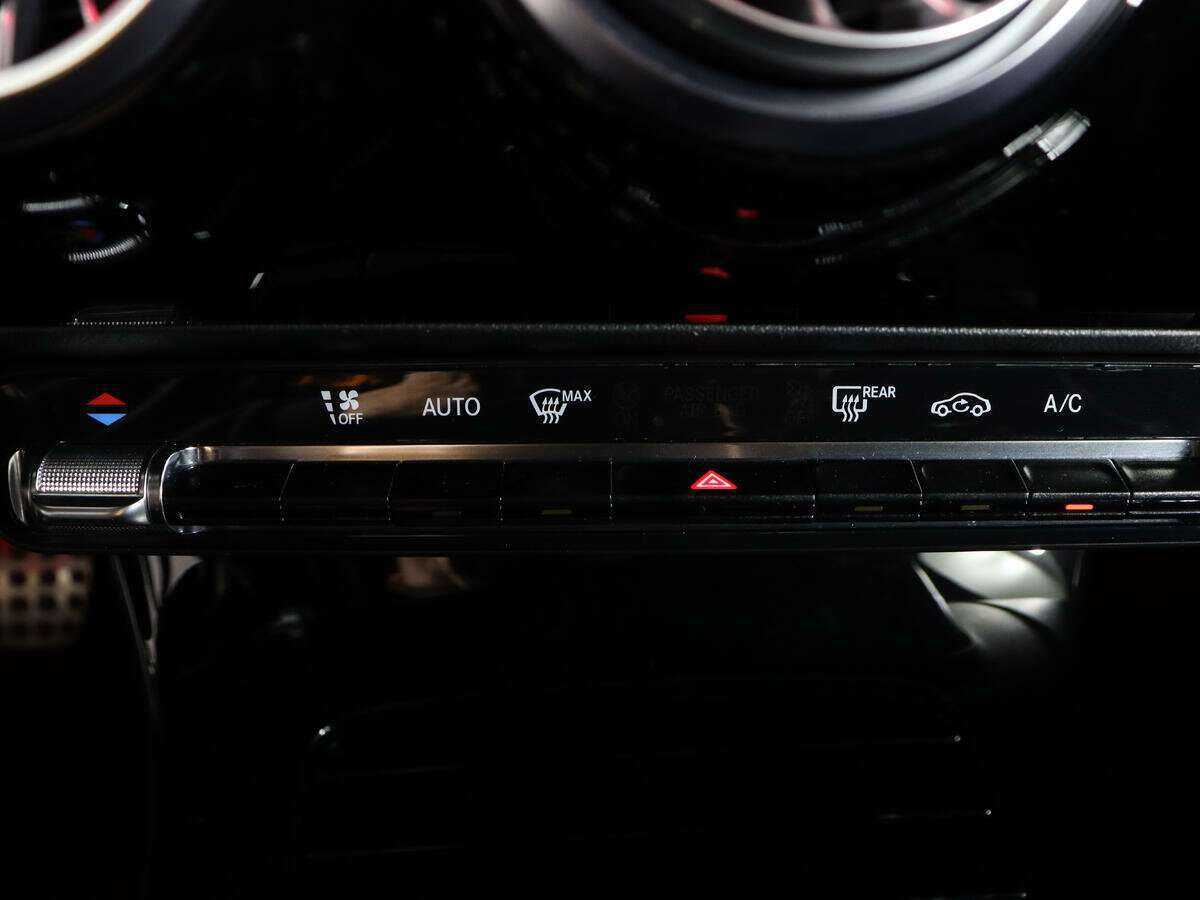 Б/У Мерседес-Бенц КЛА 2019 года. Фото: #22