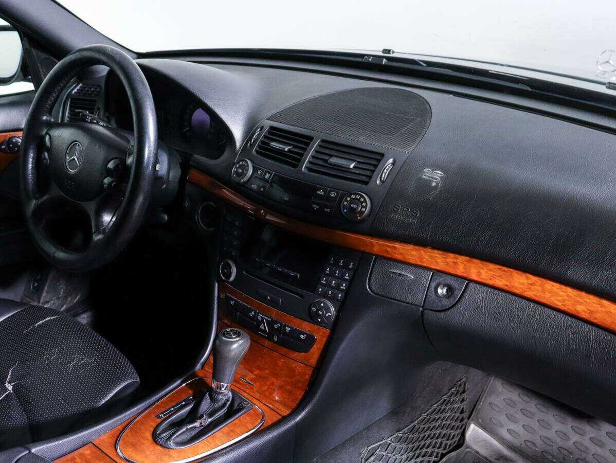 Б/У Мерседес-Бенц Е-Класс 2006 года. Фото: #6