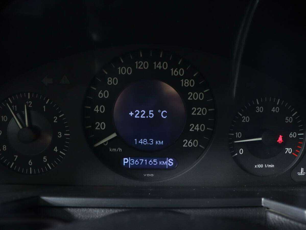 Б/У Мерседес-Бенц Е-Класс 2006 года. Фото: #8