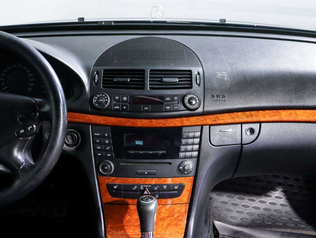 Б/У Мерседес-Бенц Е-Класс 2006 года. Фото: #10