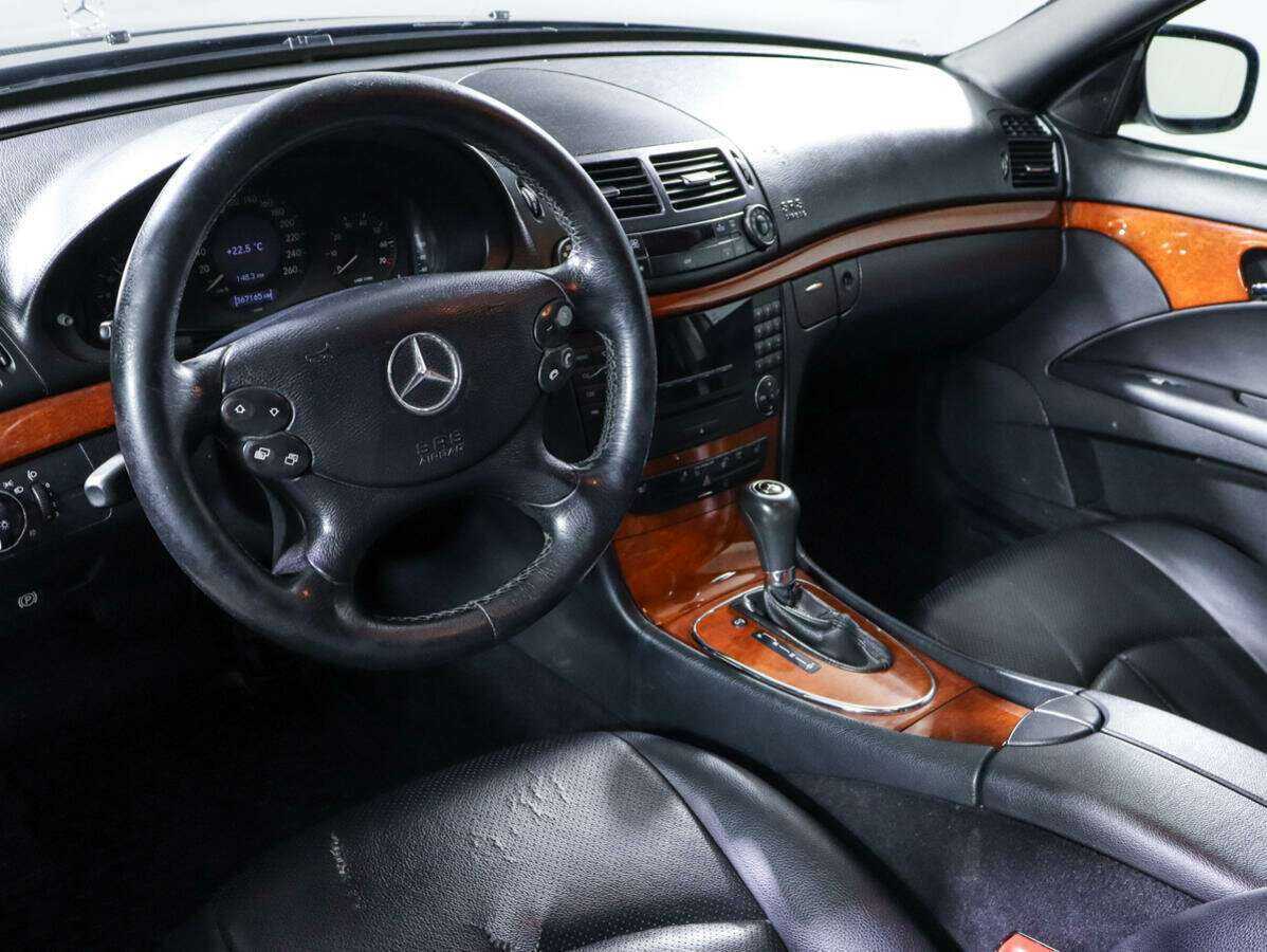 Б/У Мерседес-Бенц Е-Класс 2006 года. Фото: #11