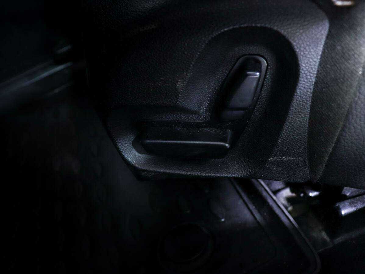 Б/У Мерседес-Бенц Е-Класс 2006 года. Фото: #12