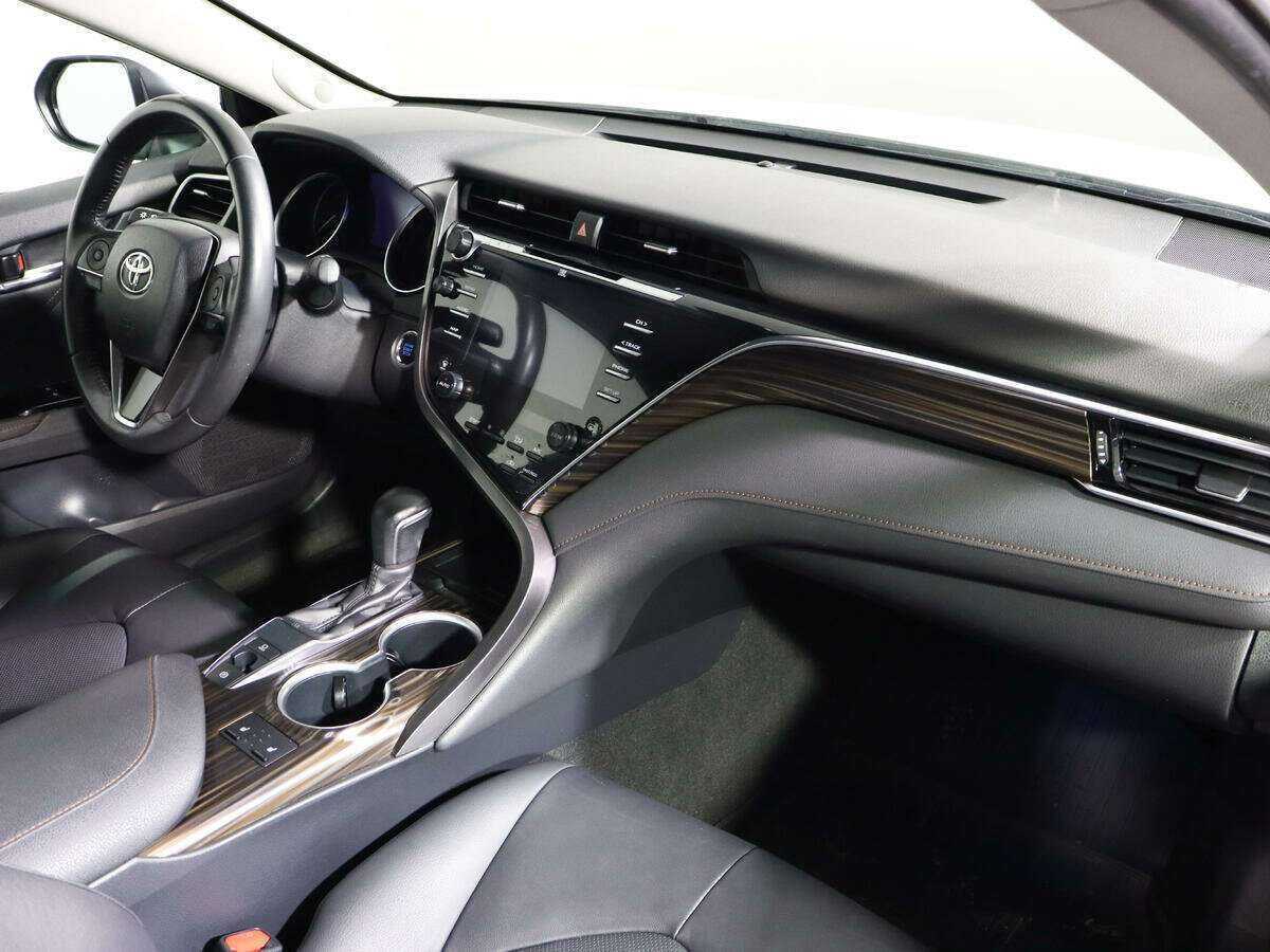Б/У Тойота Камри 2020 года. Фото: #5