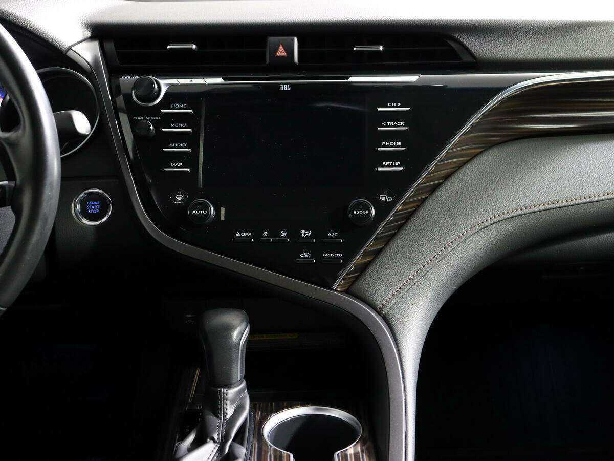 Б/У Тойота Камри 2020 года. Фото: #8