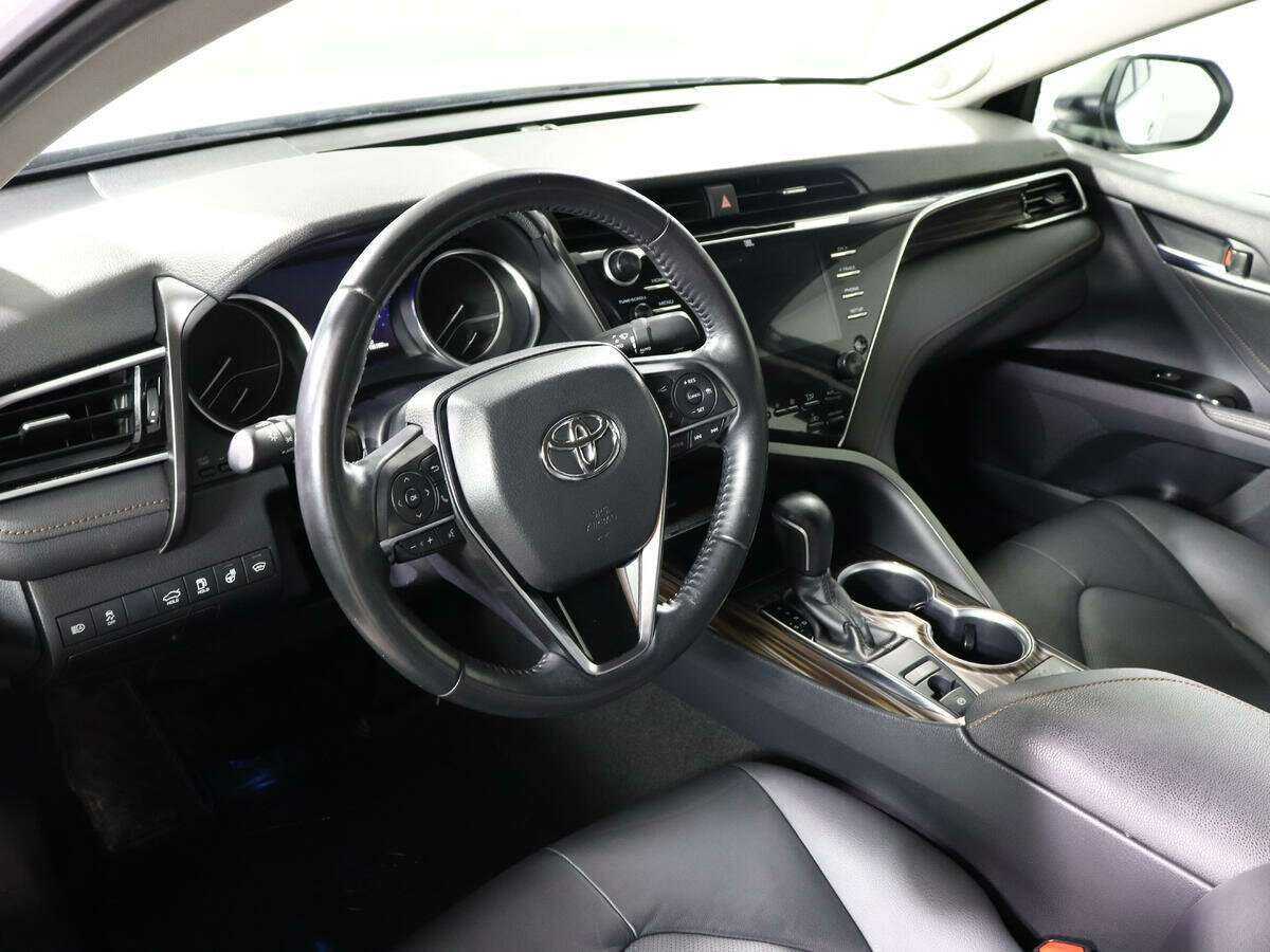 Б/У Тойота Камри 2020 года. Фото: #9