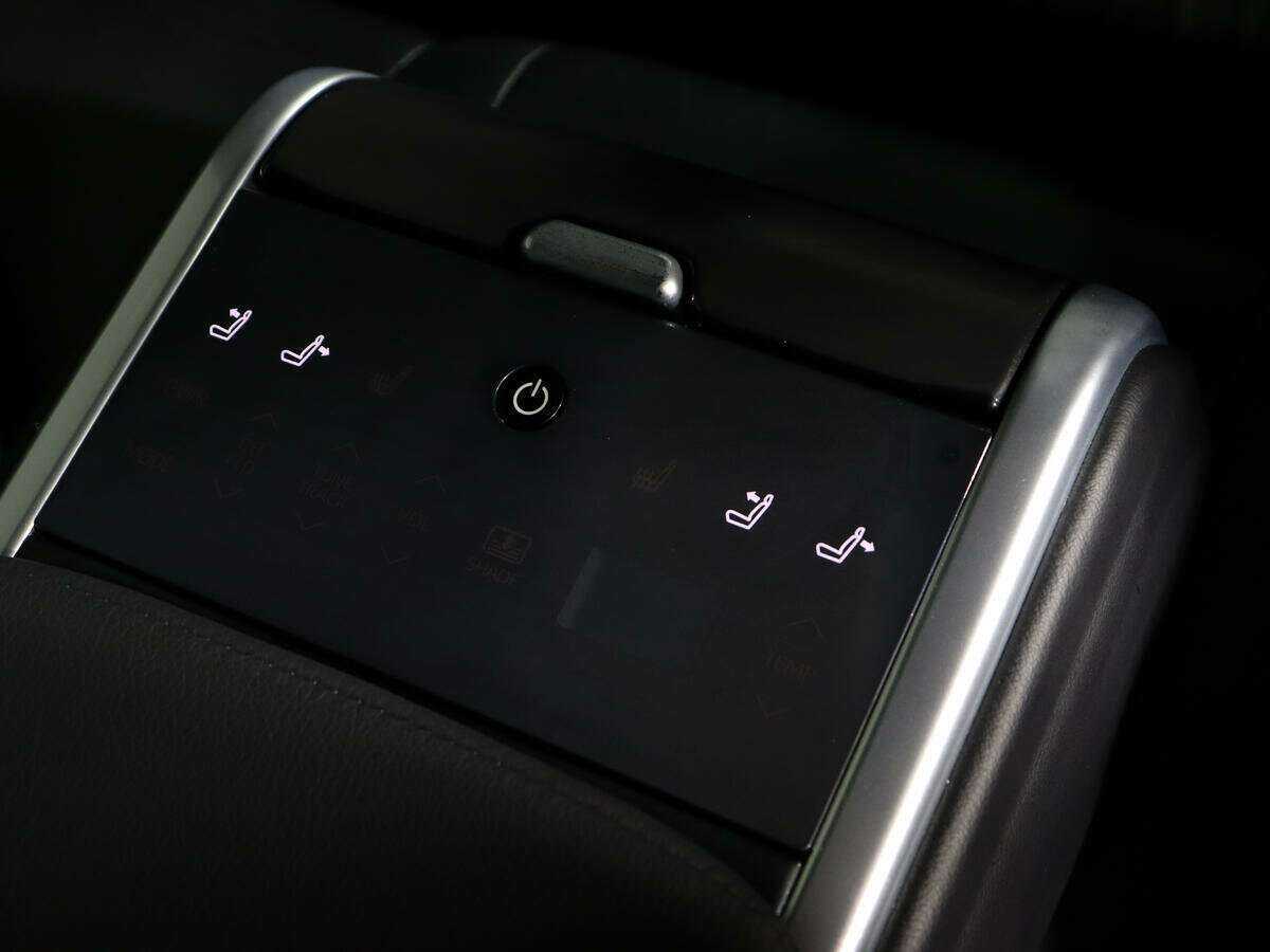 Б/У Тойота Камри 2020 года. Фото: #11