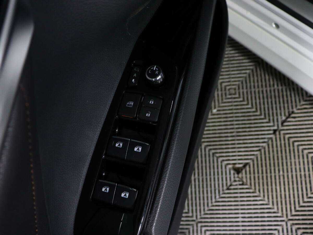 Б/У Тойота Камри 2020 года. Фото: #14