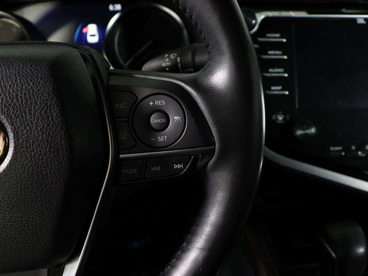 Б/У Тойота Камри 2020 года. Фото: #17