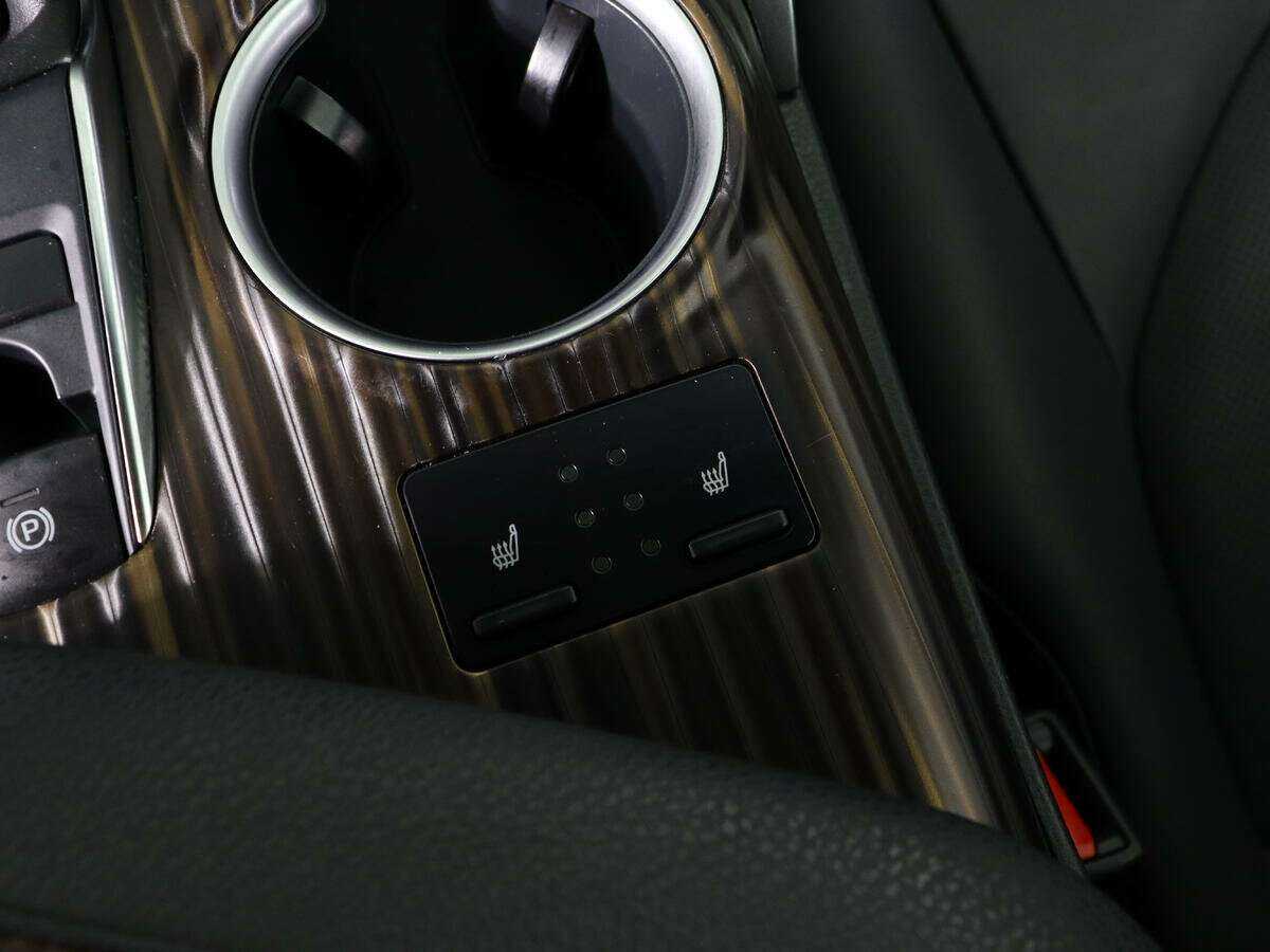 Б/У Тойота Камри 2020 года. Фото: #18