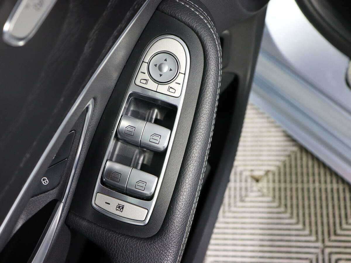 Б/У Мерседес-Бенц Ц-Класс 2015 года. Фото: #14