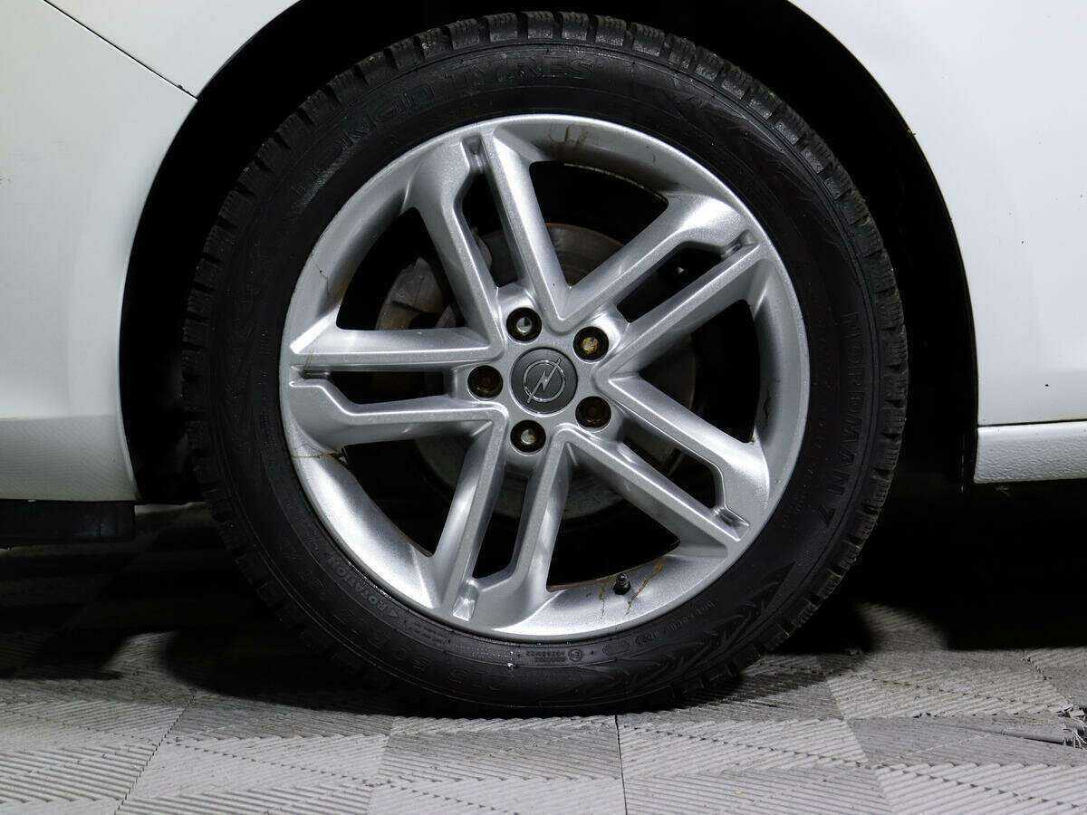 Б/У Опель Астра 2011 года. Фото: #12