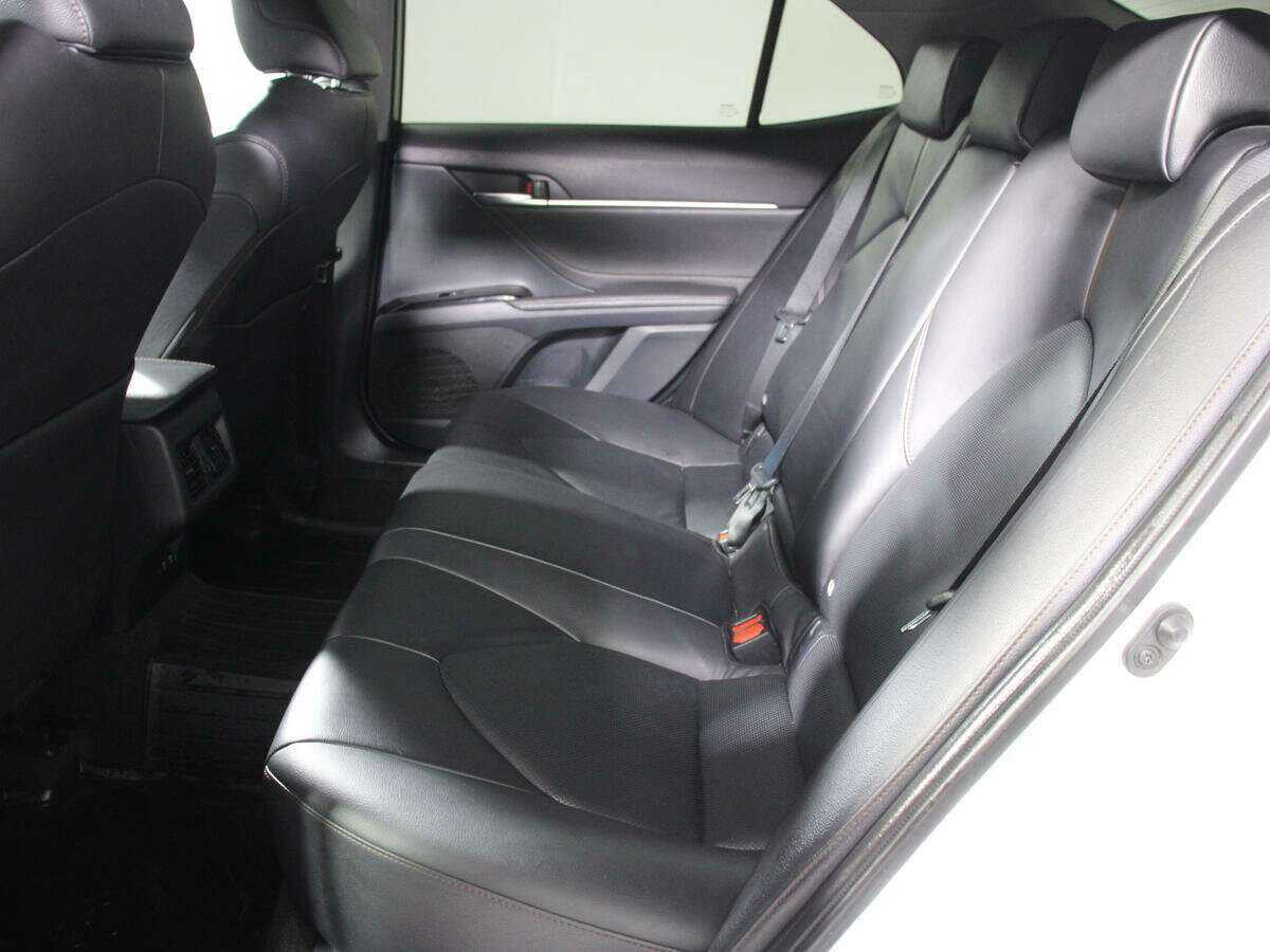 Б/У Тойота Камри 2020 года. Фото: #9