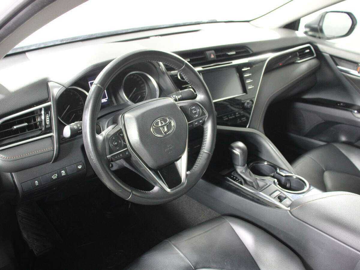 Б/У Тойота Камри 2020 года. Фото: #13