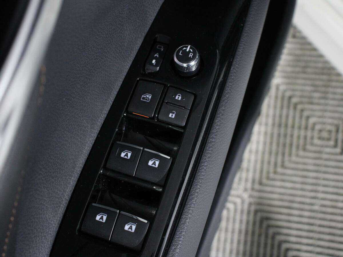 Б/У Тойота Камри 2020 года. Фото: #17