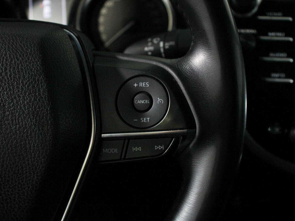 Б/У Тойота Камри 2020 года. Фото: #19