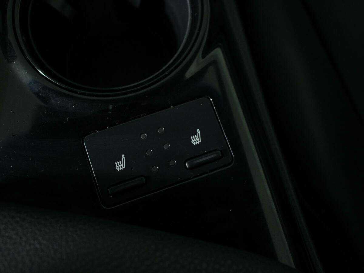 Б/У Тойота Камри 2020 года. Фото: #20