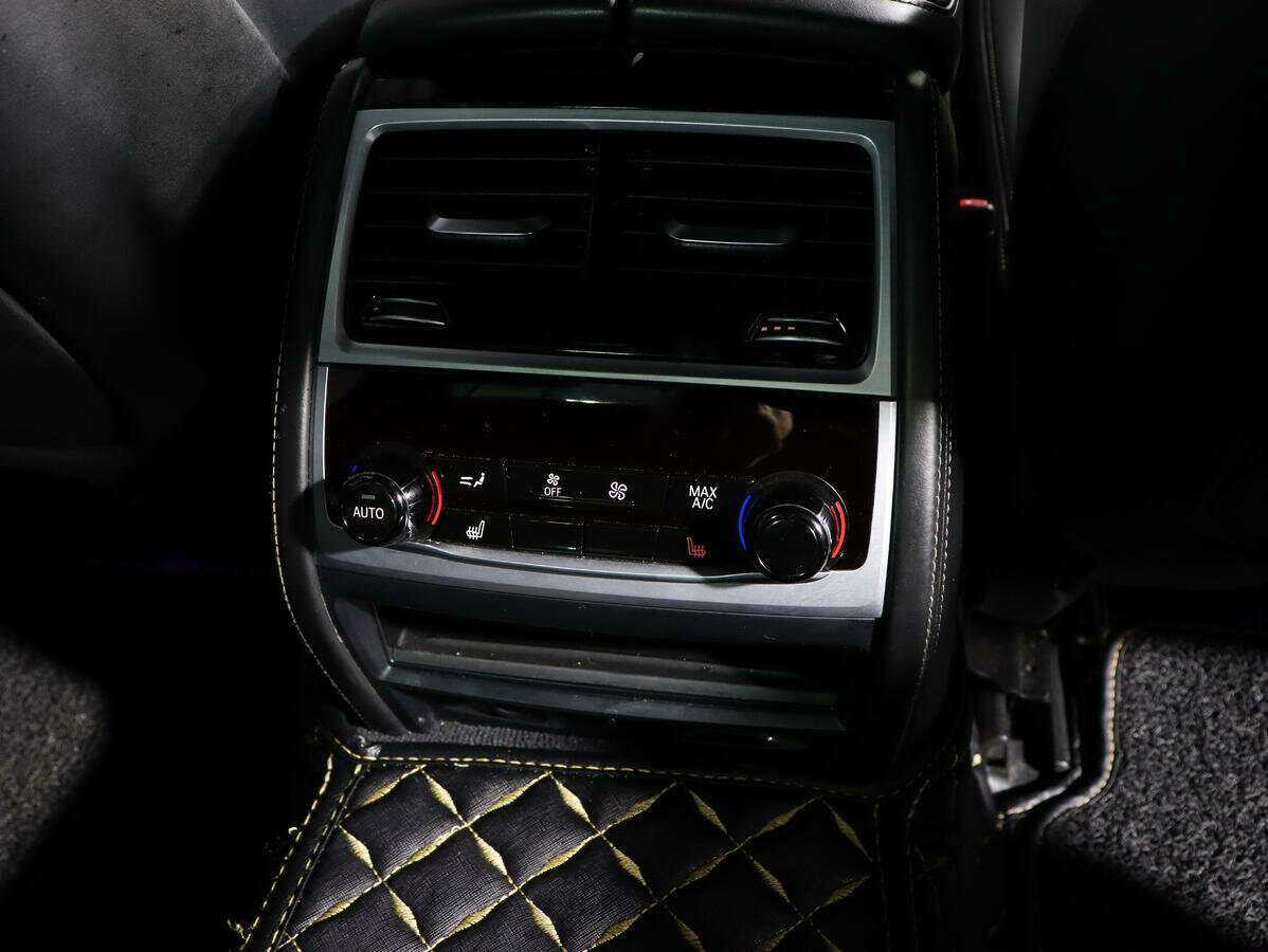 Б/У БМВ 7 серии 2018 года. Фото: #13