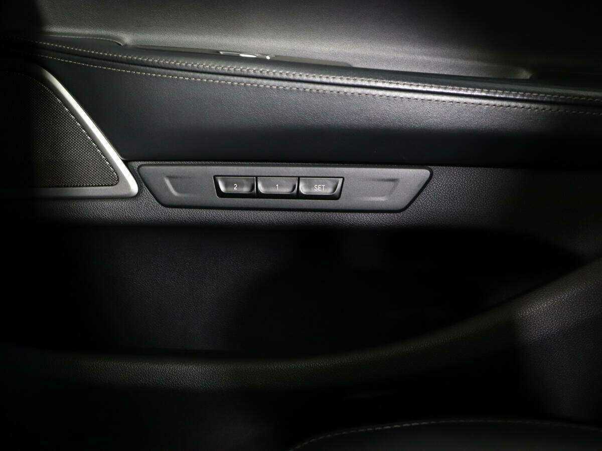 Б/У БМВ 7 серии 2018 года. Фото: #27