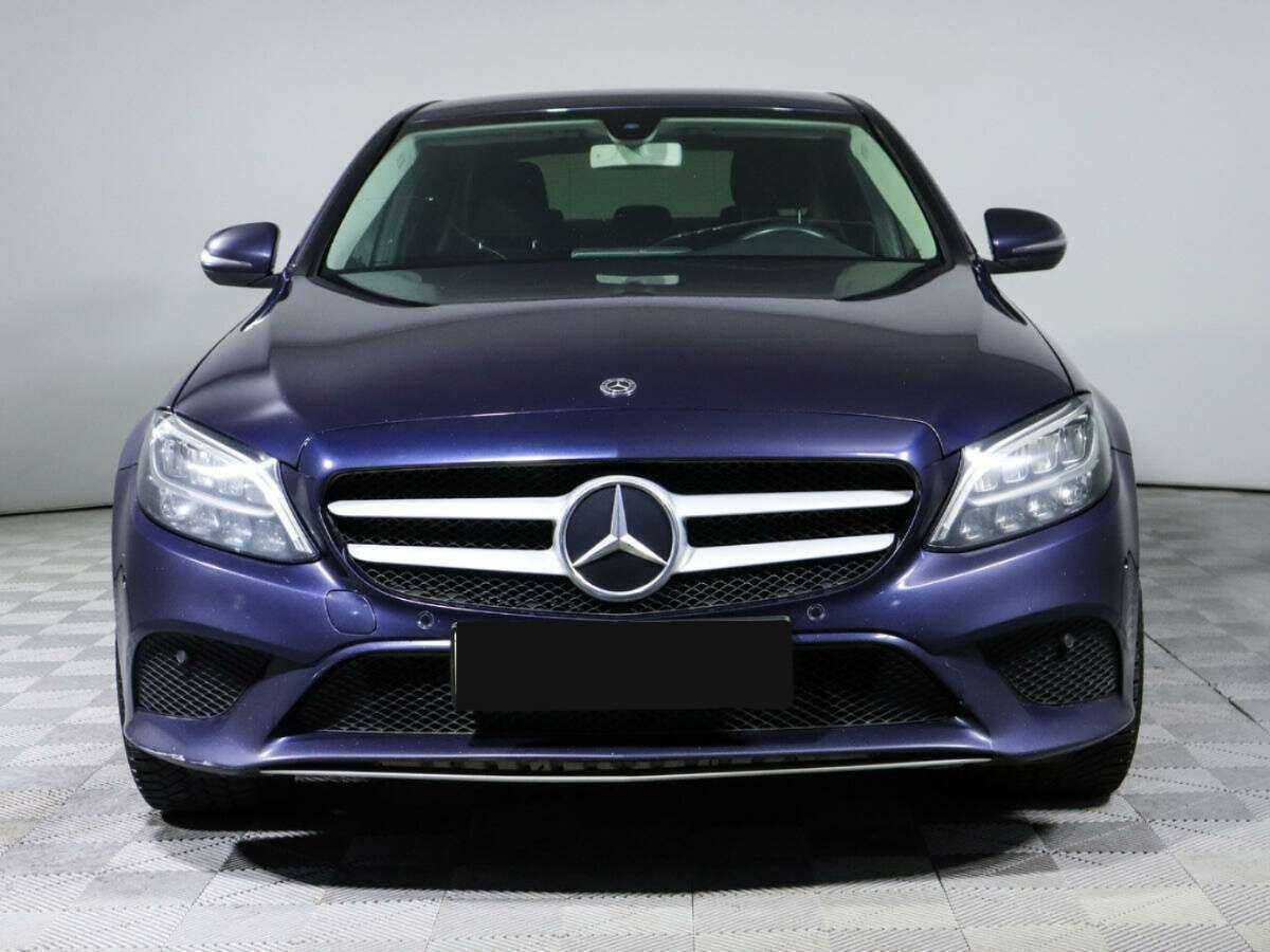 Б/У Мерседес-Бенц Ц-Класс 2018 года. Фото: #1