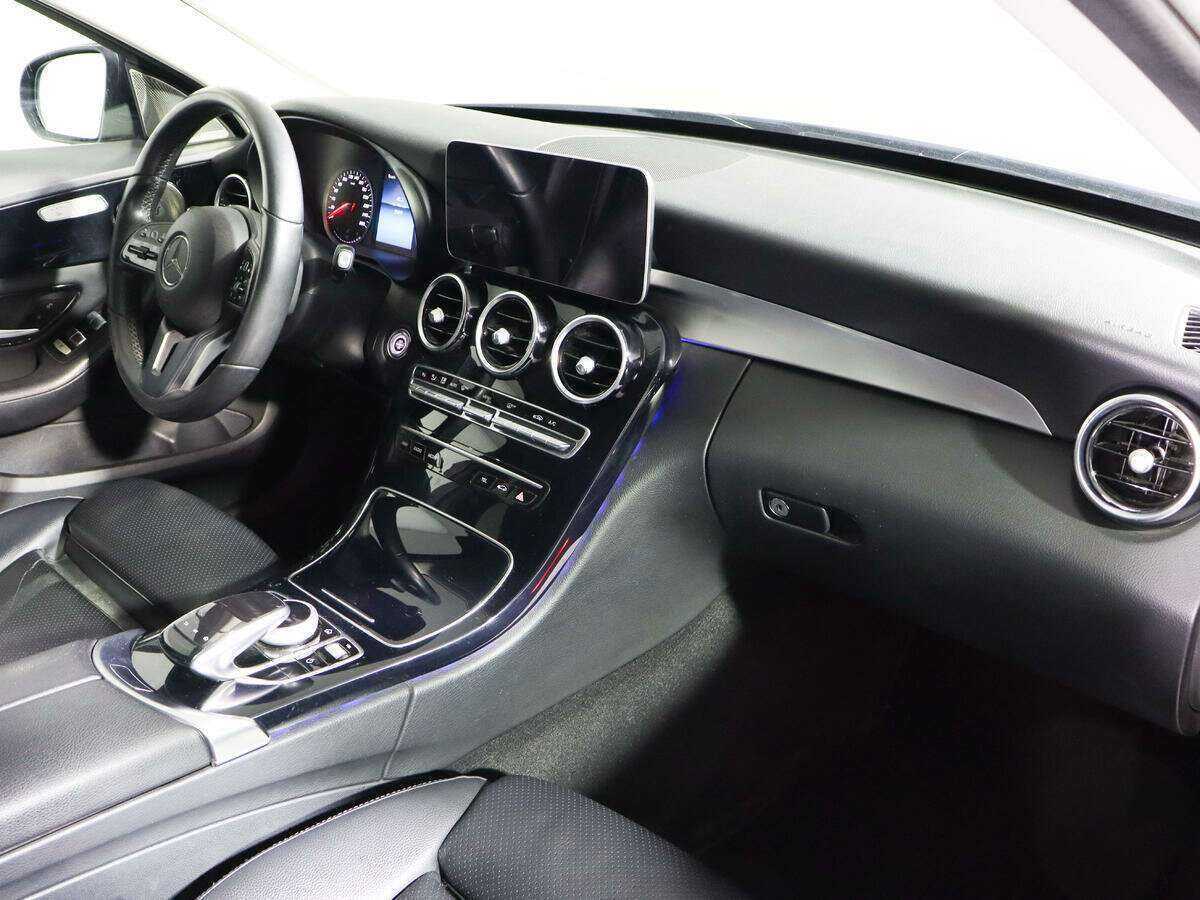 Б/У Мерседес-Бенц Ц-Класс 2018 года. Фото: #6