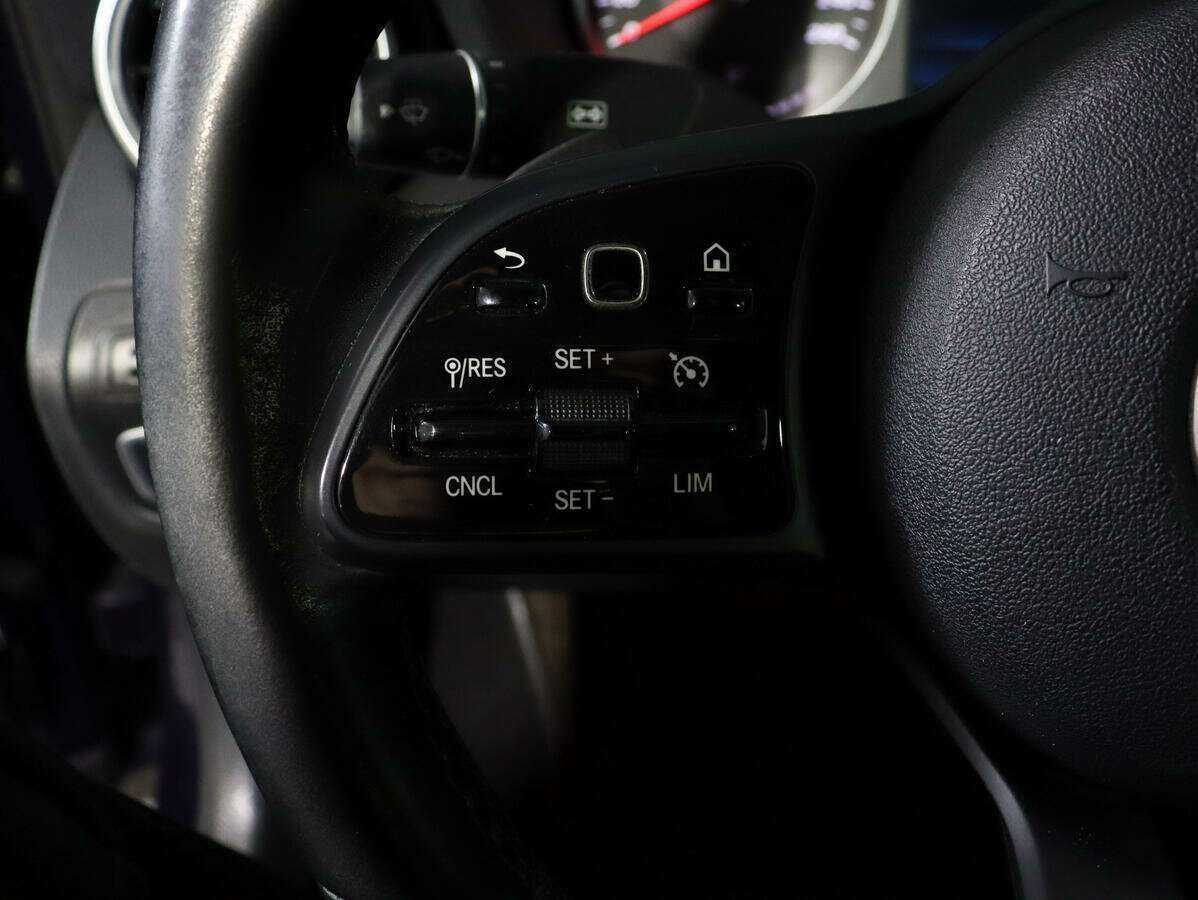 Б/У Мерседес-Бенц Ц-Класс 2018 года. Фото: #16