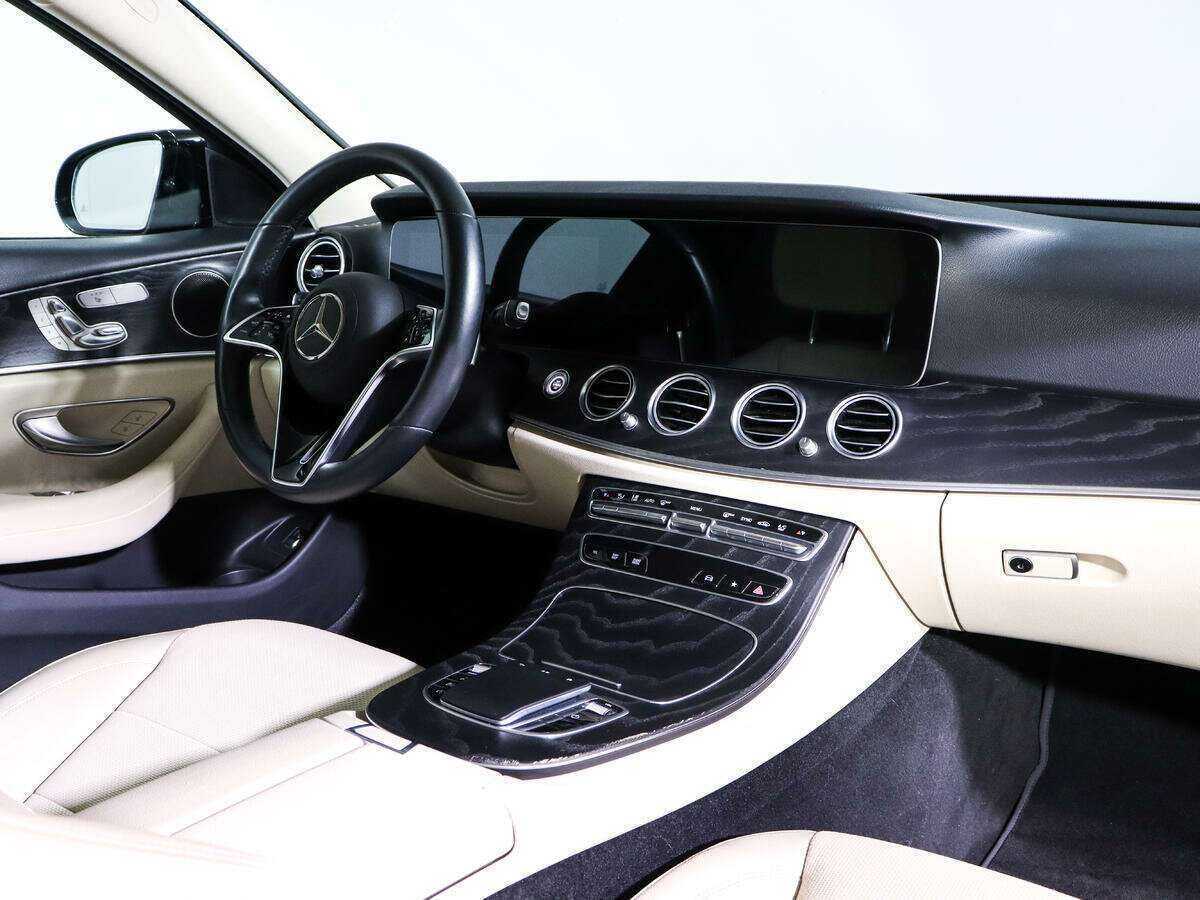 Б/У Мерседес-Бенц Е-Класс 2021 года. Фото: #7
