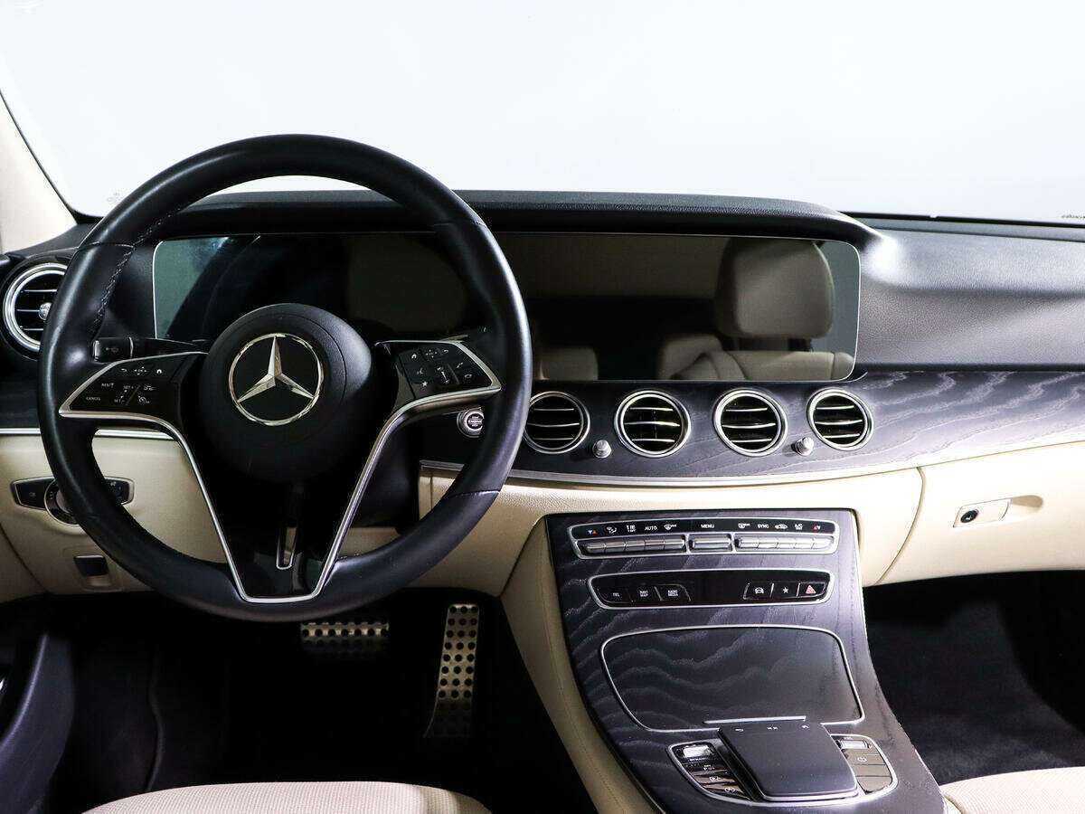 Б/У Мерседес-Бенц Е-Класс 2021 года. Фото: #10