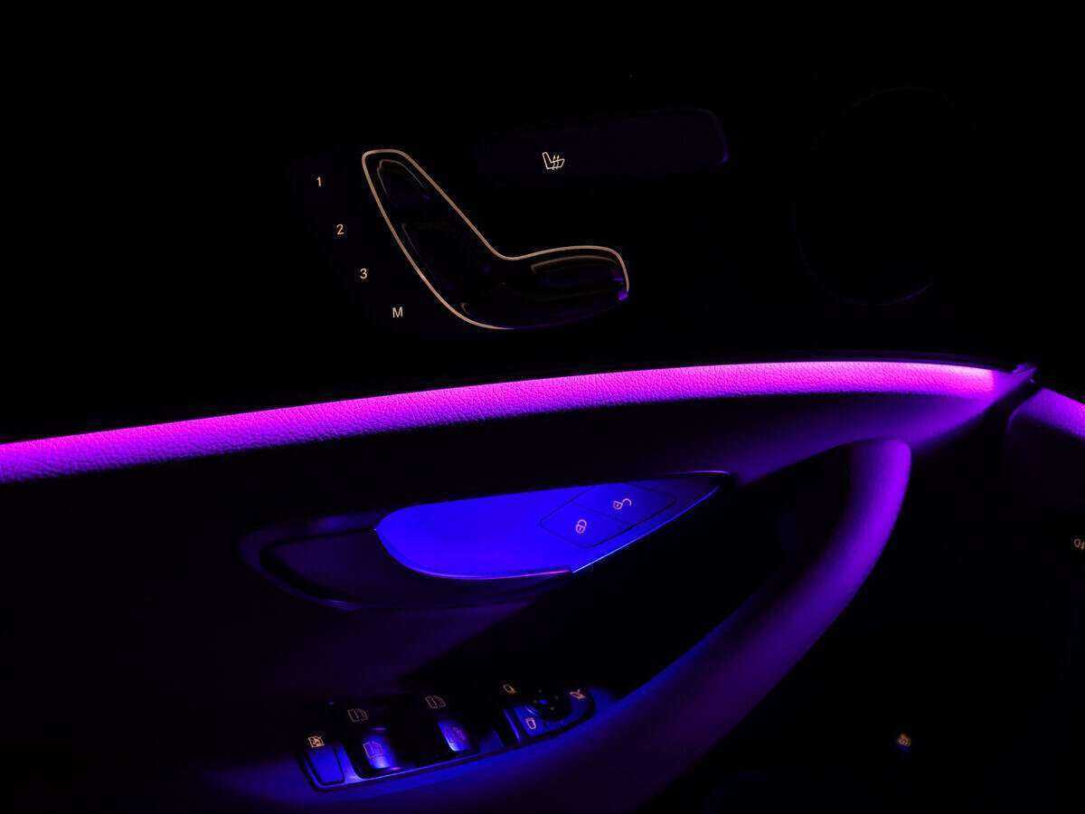 Б/У Мерседес-Бенц Е-Класс 2021 года. Фото: #13