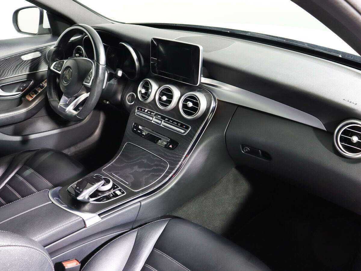 Б/У Мерседес-Бенц Ц-Класс 2016 года. Фото: #8