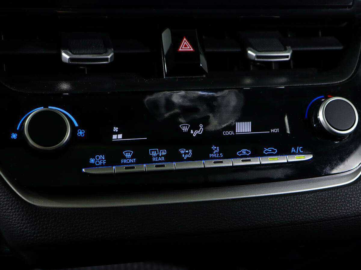 Б/У Тойота Королла 2022 года. Фото: #14