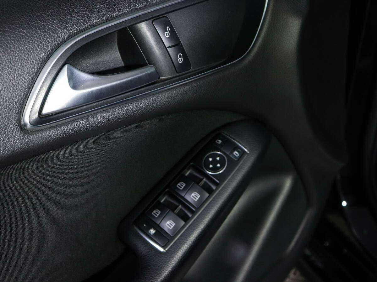 Б/У Мерседес-Бенц Б-Класс 2013 года. Фото: #12