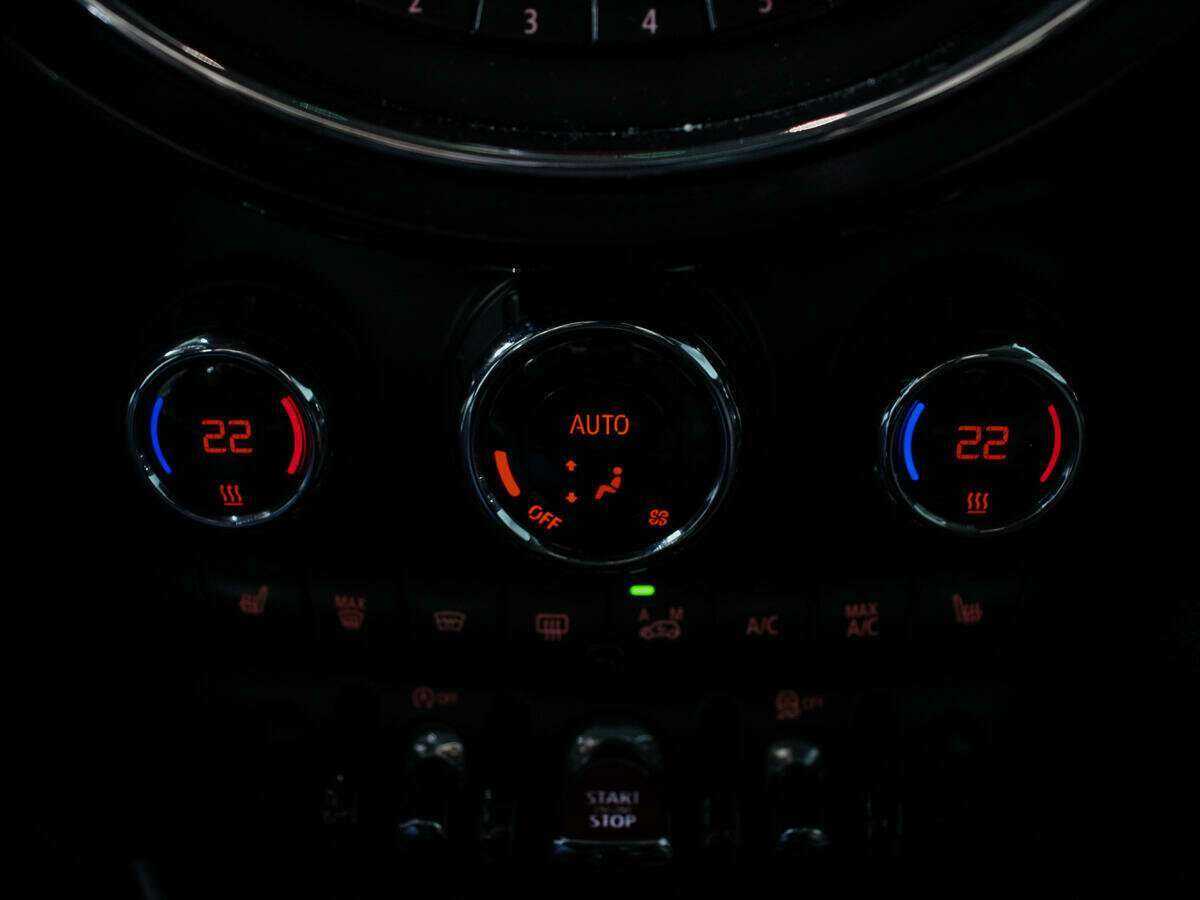 Б/У Мини Хэтч 2014 года. Фото: #10