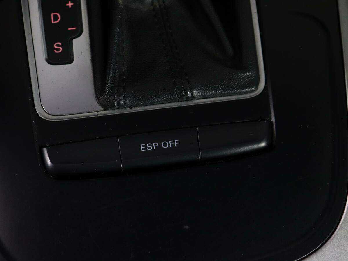 Б/У Ауди А4 2010 года. Фото: #16