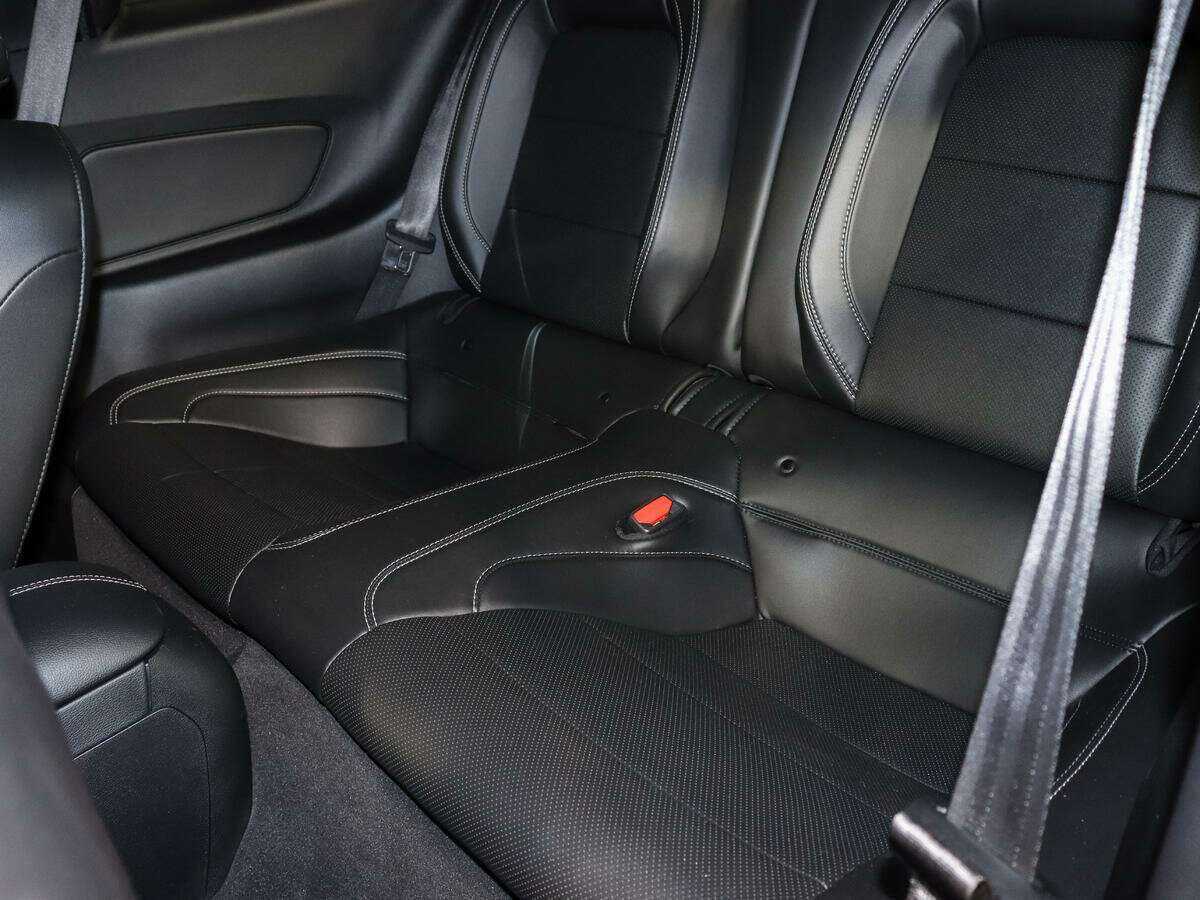 Б/У Форд Мустанг 2022 года. Фото: #7