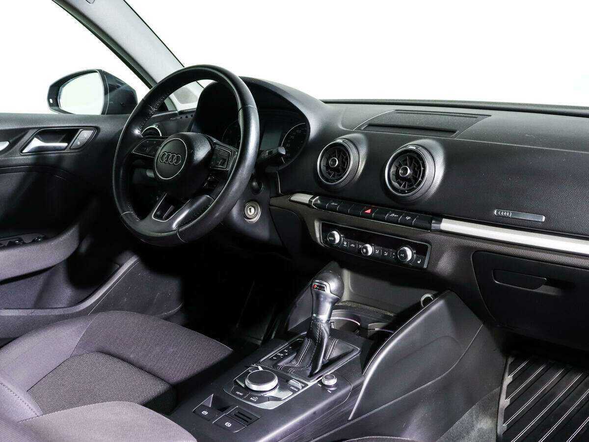 Б/У Ауди А3 2016 года. Фото: #8