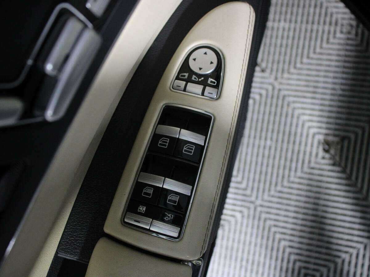 Б/У Мерседес-Бенц С-Класс 2011 года. Фото: #19