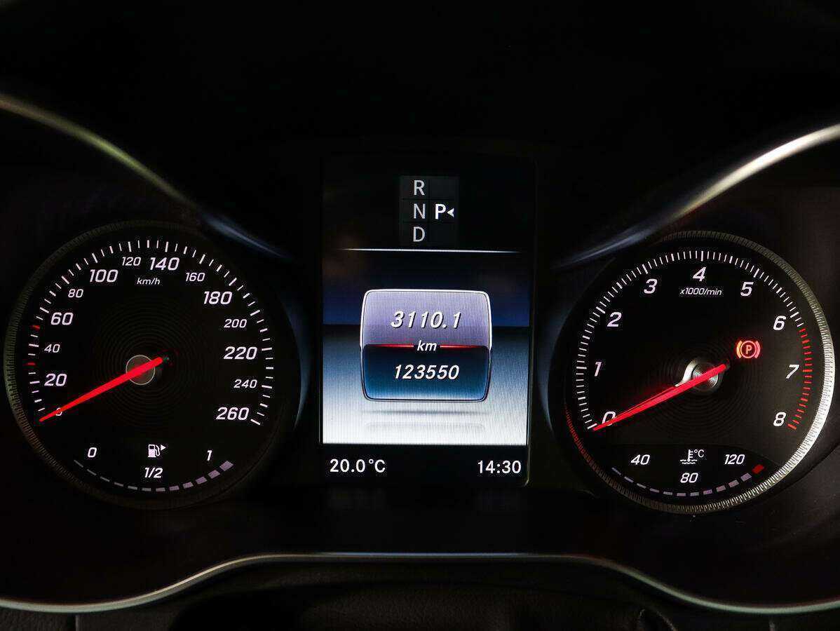 Б/У Мерседес-Бенц Ц-Класс 2016 года. Фото: #9