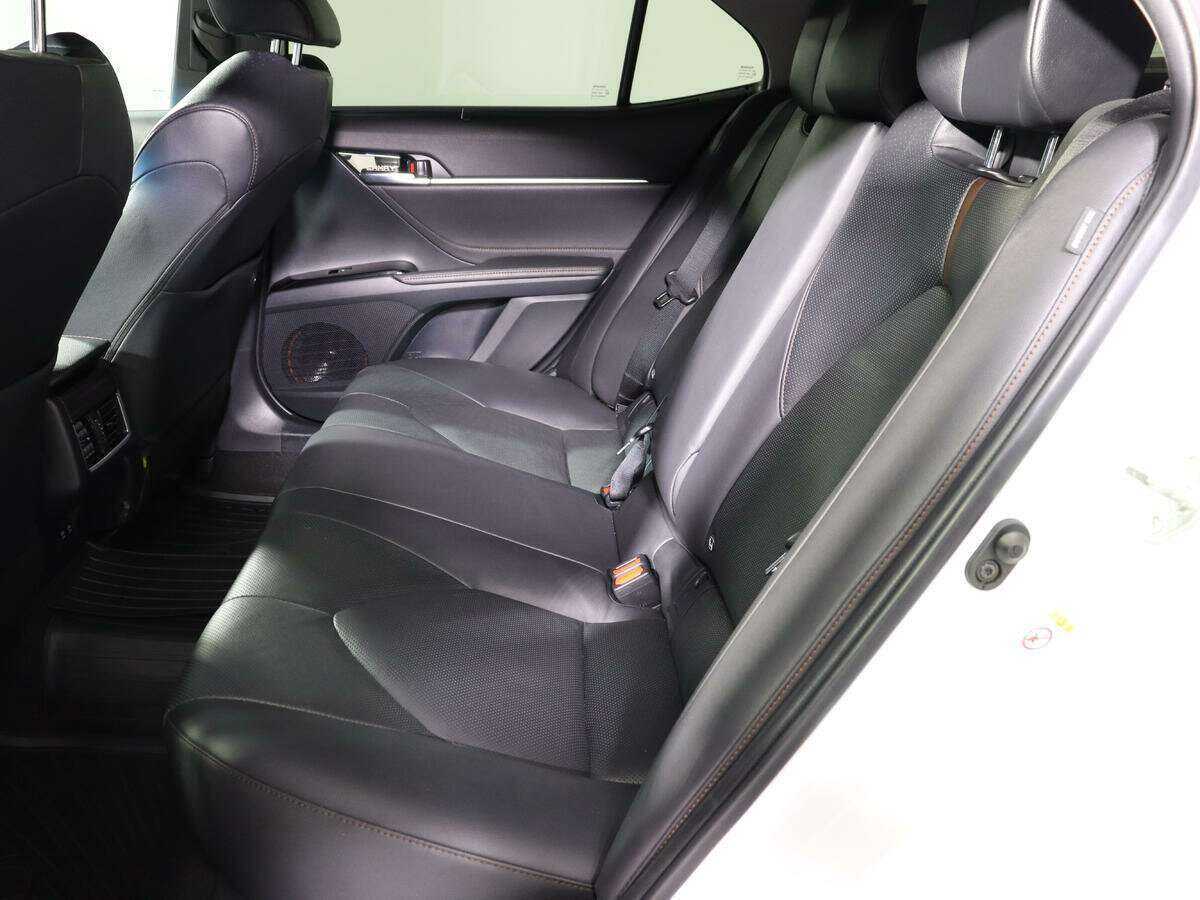 Б/У Тойота Камри 2018 года. Фото: #7