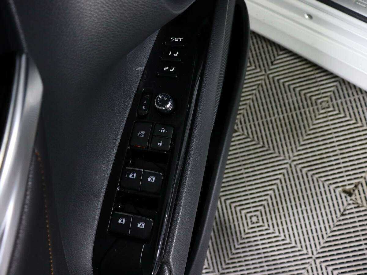 Б/У Тойота Камри 2018 года. Фото: #15