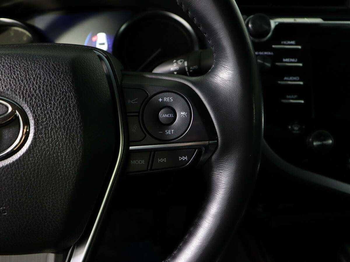 Б/У Тойота Камри 2018 года. Фото: #19