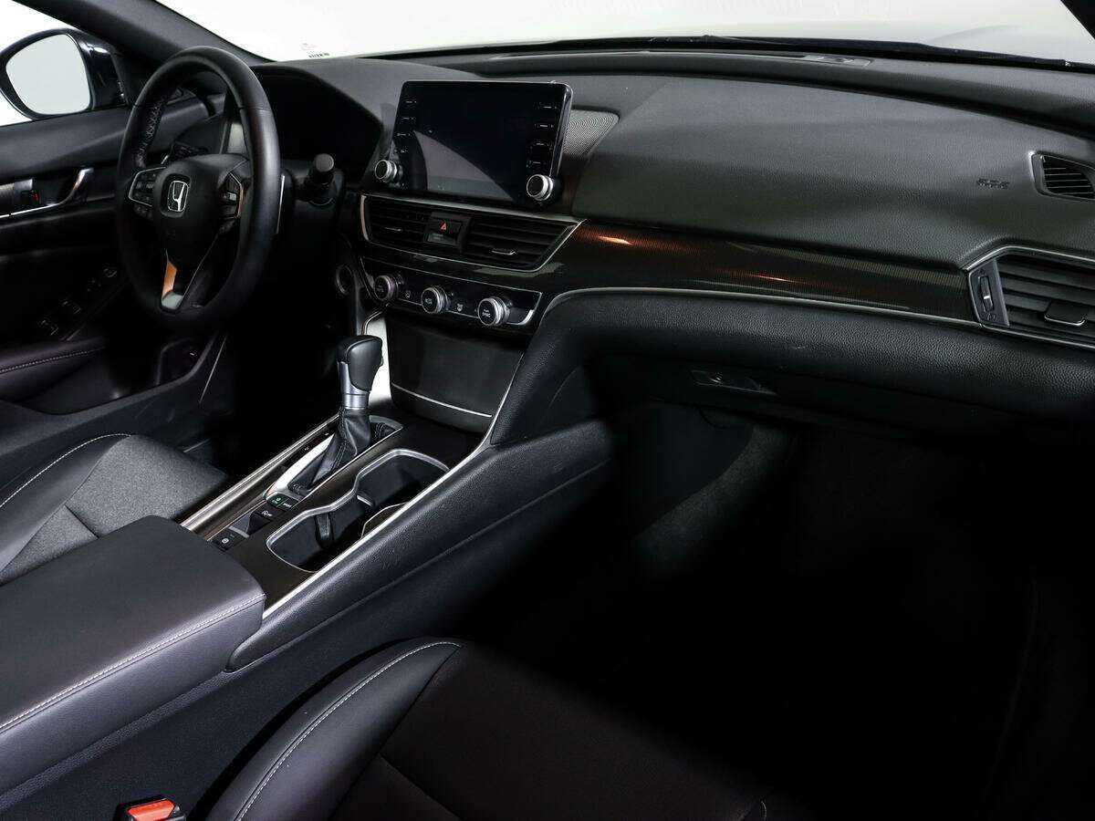 Б/У Хонда Аккорд 2022 года. Фото: #6